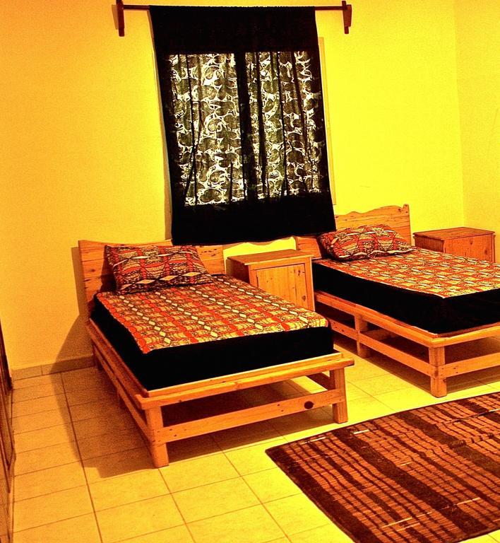 Ker Jahkarlo Hotel Yoff Szoba fotó