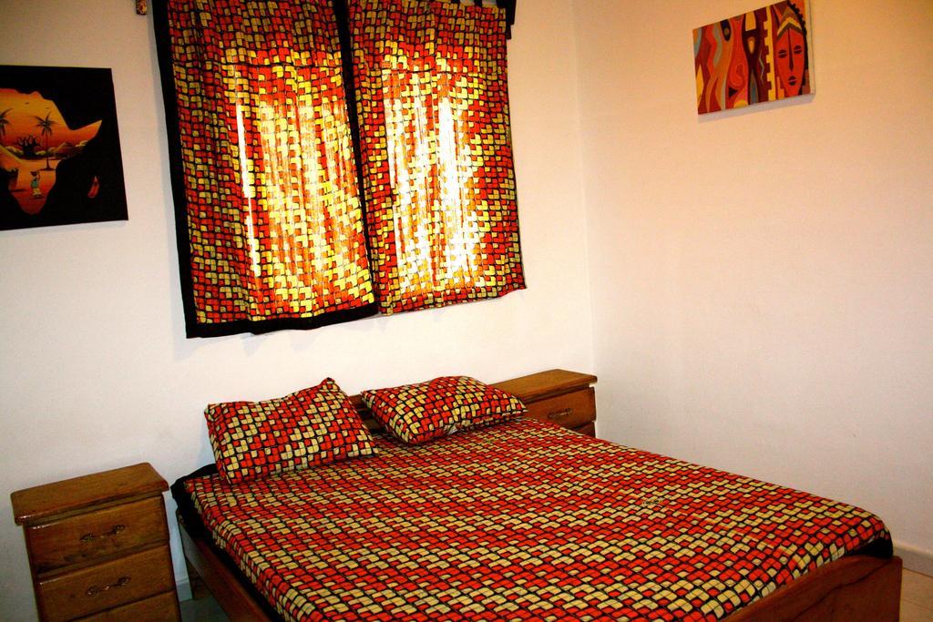 Ker Jahkarlo Hotel Yoff Szoba fotó