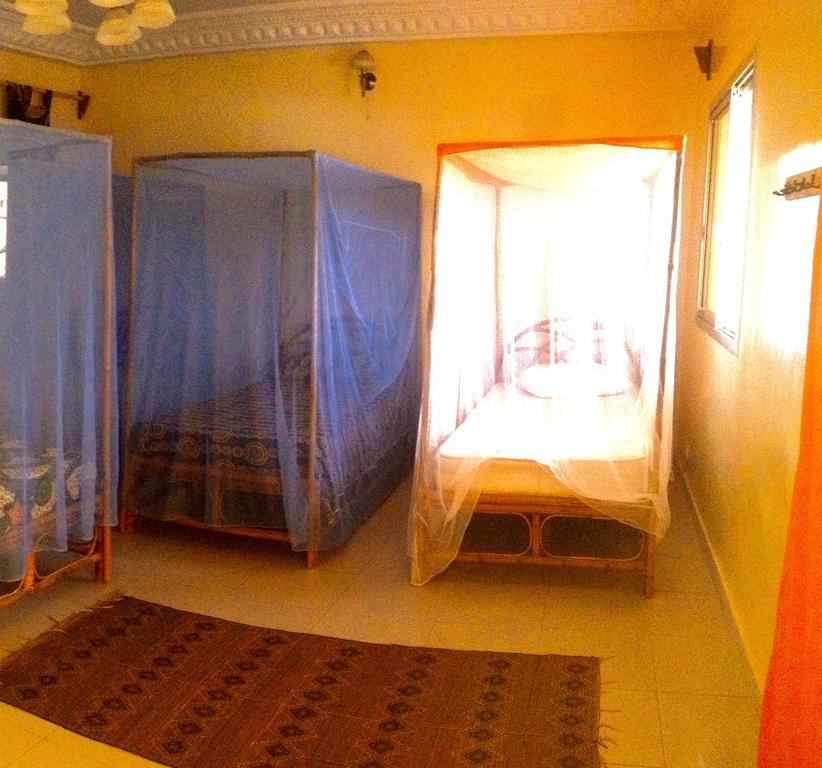 Ker Jahkarlo Hotel Yoff Kültér fotó