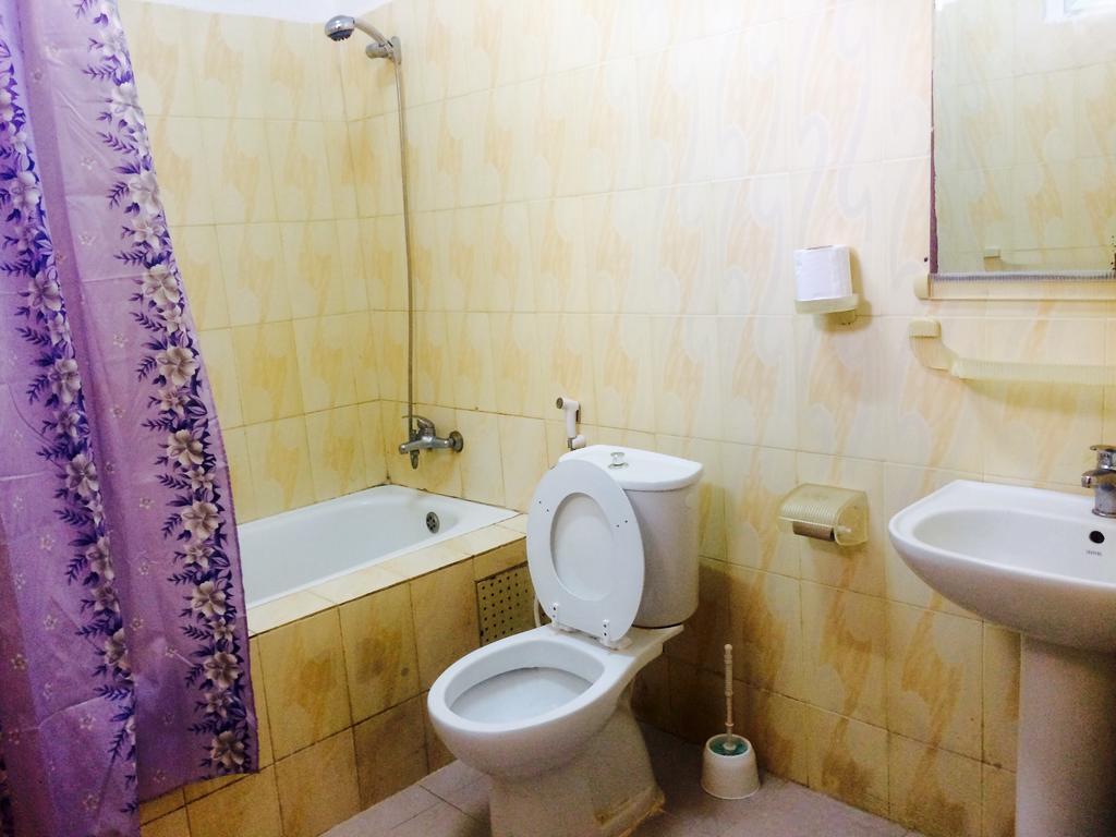 Ker Jahkarlo Hotel Yoff Kültér fotó
